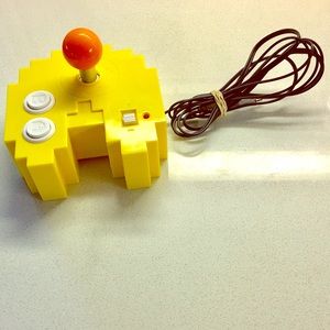 PAC-MAN Plug and Play Game